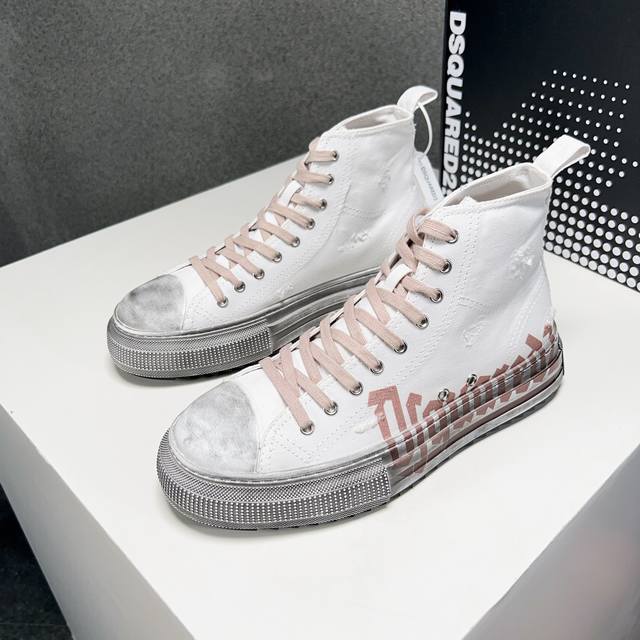 Dsquared2爆款持续，重金打造，官网1:1，原版原厂特供材料面进口网布，鞋口采用进口莱卡布提高舒适度。原版pu成型垫脚。每个细节都发挥到极致。码数，39-