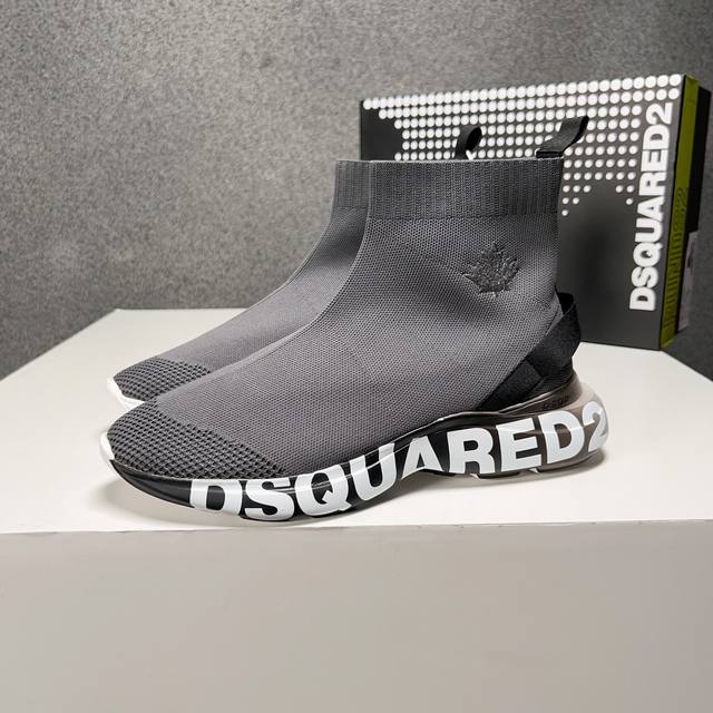 Dsquared2爆款持续，重金打造，官网1:1，原版原厂特供材料面进口网布，鞋口采用进口莱卡布提高舒适度。原版pu成型垫脚。每个细节都发挥到极致。码数，39-