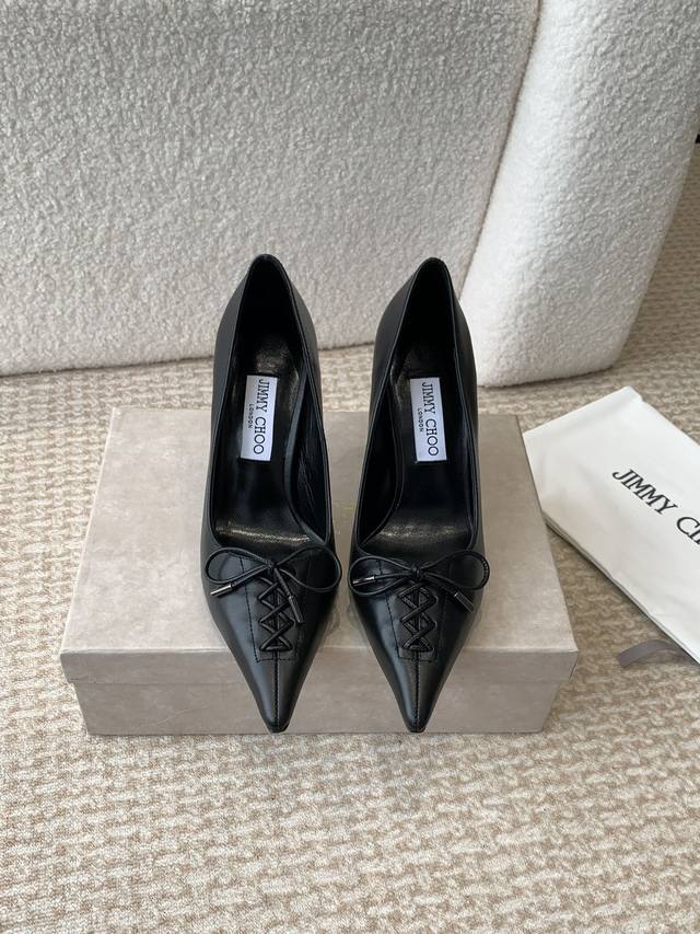 工厂价 Jimmy Choo 周仰杰 24Ss 早秋新款简约尖头小牛皮高跟鞋 原版套楦，完美的线条，简约大气上脚显气质粗跟舒适百搭 还能拉长双腿显高显瘦显腿长，