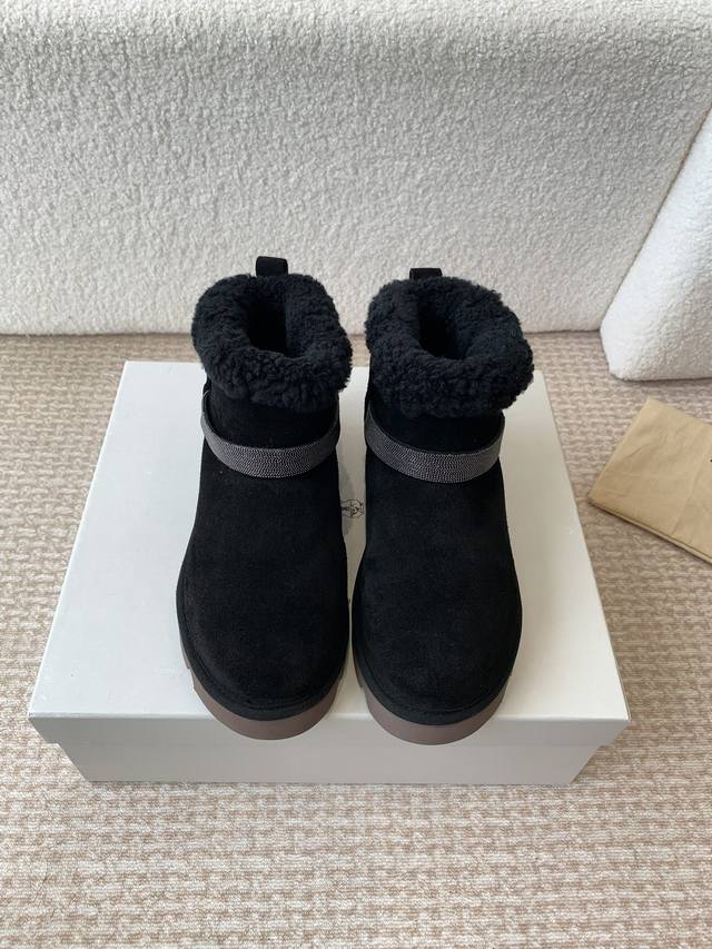 工厂价 Brunello Cucinelli 24Ss 冬季新款 雪地靴 羊羔毛包子靴 Bc有着原汁原味意大利奢侈审美dna，以及对女性的深刻理解与苦心钻研，O