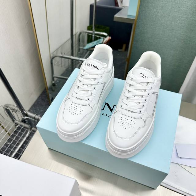 出厂价 Celine 24早春赛琳trainer！ Ct-10升级版低邦牛皮革系带运动鞋；时尚轻松又高级，无论是通勤还是出游统统都hold住！明星同款 时尚百搭