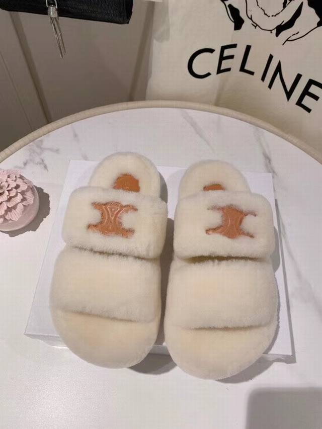 celine 塞琳 4 秋冬新品 100%纯羊毛拖鞋 毛茸茸的羊毛是选用欧洲进口a级羊毛 原版1:1复刻，鞋面和垫脚logo是羊皮 Tpu大底，耐磨防滑！码数3