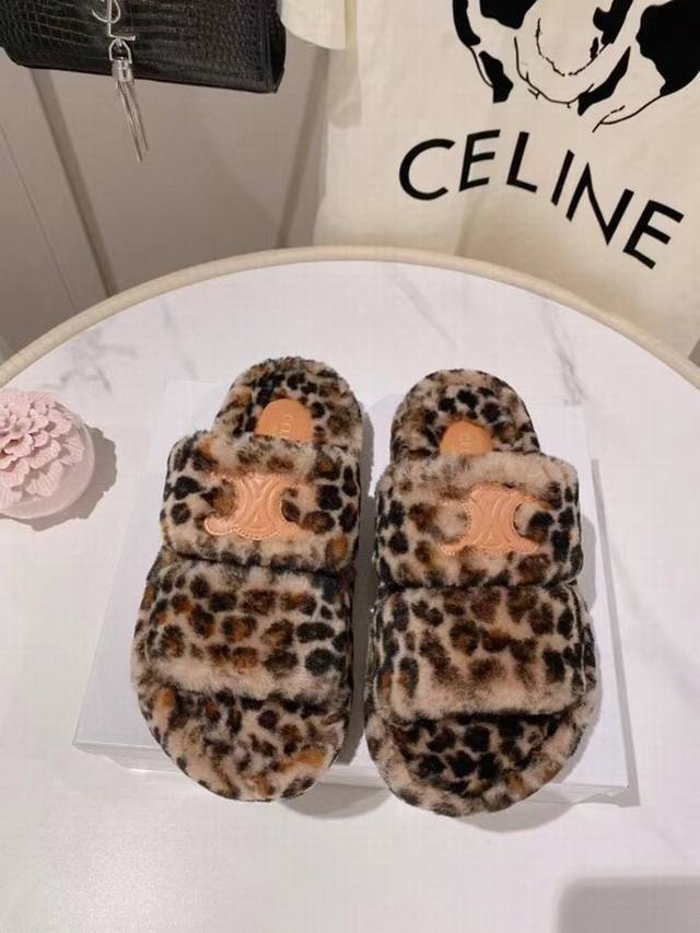 celine 塞琳 4 秋冬新品 100%纯羊毛拖鞋 毛茸茸的羊毛是选用欧洲进口a级羊毛 原版1:1复刻，鞋面和垫脚logo是羊皮 Tpu大底，耐磨防滑！码数3