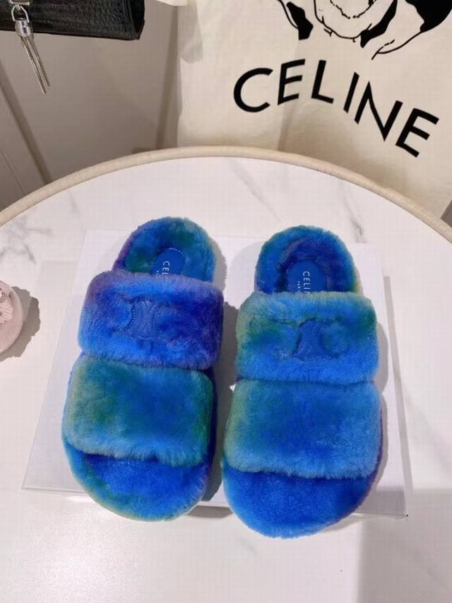 celine 塞琳 4 秋冬新品 100%纯羊毛拖鞋 毛茸茸的羊毛是选用欧洲进口a级羊毛 原版1:1复刻，鞋面和垫脚logo是羊皮 Tpu大底，耐磨防滑！码数3