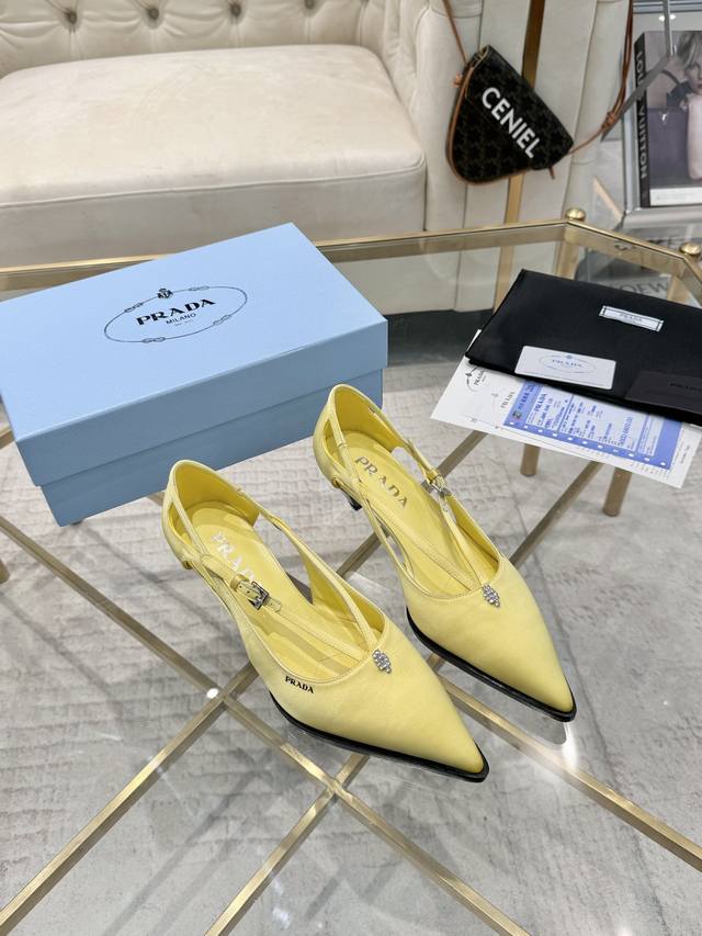 pradr 普拉达 上新出厂价 进口真皮底 仿真皮底 Prad* Raf Simons X 2024 Aw 时装周最新最火t台走秀系列款 鞋面：进口真丝面 内里