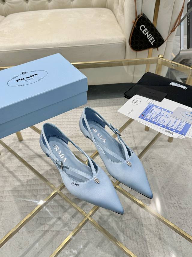 pradr 普拉达 上新出厂价 进口真皮底 仿真皮底 Prad* Raf Simons X 2024 Aw 早春最新t台走秀粗跟系列款 鞋面：进口真丝面 内里：