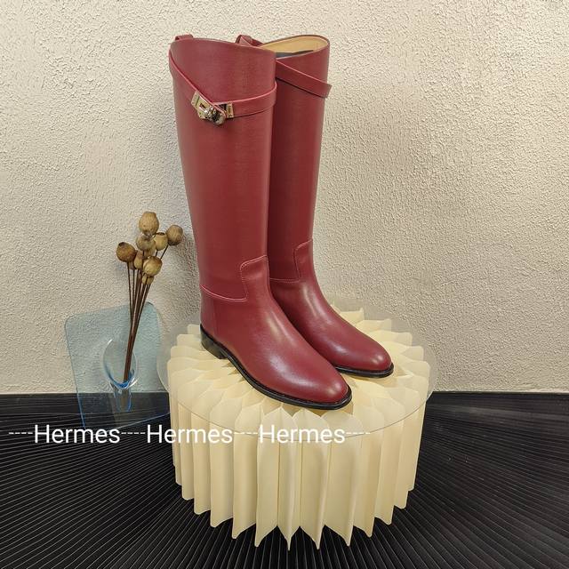 代购版本 2024Ss Herme* 爱马仕 H家经典kelly扣新款皮面机车长靴骑士靴军靴！ 原版1:1顶级复刻！炒鸡好看 帅气的一款靴子！各路网红、博主都在