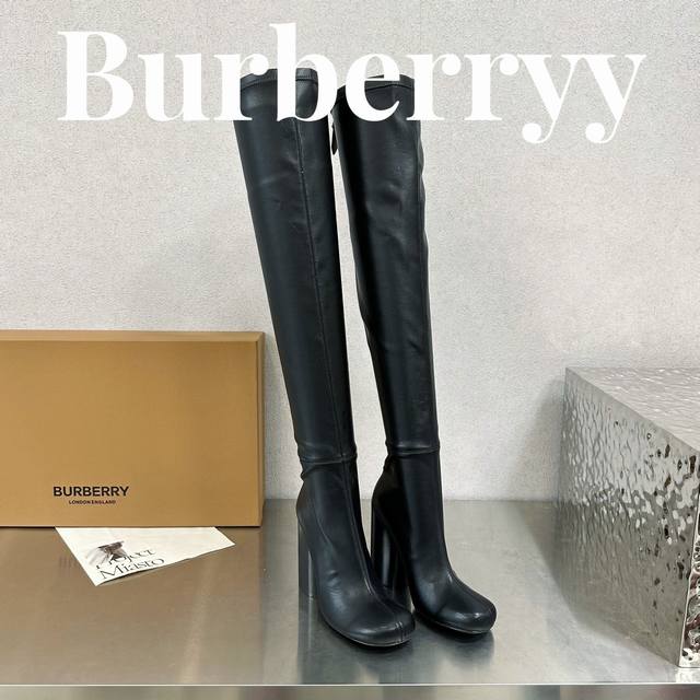 高端版本出厂价： Burberryy 博柏利 博柏利最新独家推出圆头徽标粗跟弹力长靴 Burberry博柏利英国奢侈品牌，原版1:1复制，贴身弹力及膝靴，设计圆