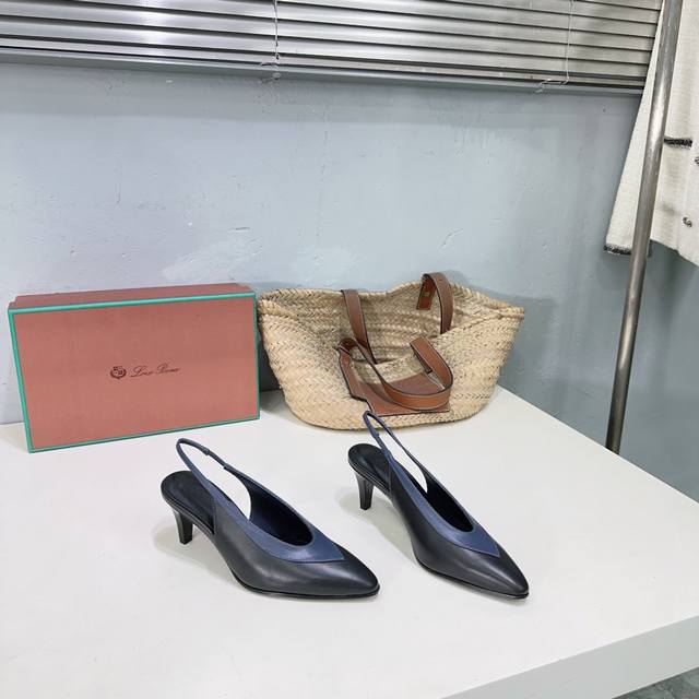 高品质出厂 ！顶级品质！Loro Piana 乐悠翩雅 25春夏女巫复古高跟、平底后空凉鞋！ Lp是意大利顶级奢侈品牌 低调奢华 设计都是一贯纯色系 简单、细节