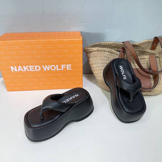 高品质出厂 ！小众潮牌naked Wolfe24 春夏新品 狐狸头松糕厚底方头夹脚人字拖鞋！ Ins国外博主超推荐 全网明星网红都在跟风这个款。穿上瞬间拉长跟踺