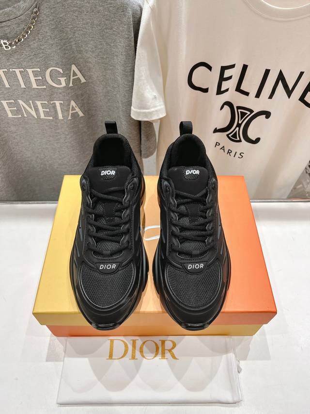 顶级出厂 Dior* 迪奥d家b44系列全新厚底休闲运动鞋 市场顶级版本～ 原版购入开发 做货 这款 Walk'N'Dior*厚底休闲鞋是一款时尚单品，提升该系