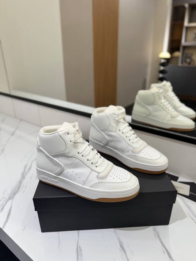 出厂价： 情侣款高版本 Ysl Saint Laurent 圣罗兰 Sl61春夏最新爆款休闲系列 圣罗兰 Sl61 ，原版购入 一比一复刻 ，新鲜血液注入加休闲