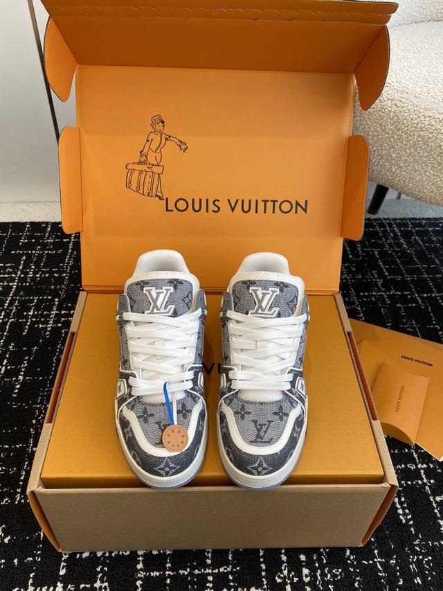 代购级 官网同步盒包装 Louis Vuitton 24Ss 驴家的爆款！Trainer板鞋，每个人都必须入的款，绝不后悔！ 超级百搭高级！什么衣服都好搭。最主