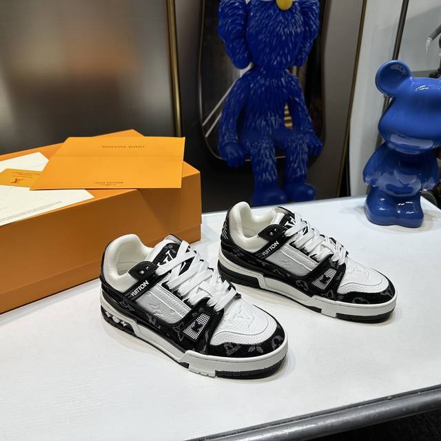 橙子出厂价Louis Vuitton 路易威登 Lv Trainer 情侣款 运动鞋板鞋从复古篮球鞋汲取灵感，打造备受青睐的 Lv Trainer 运动鞋 此款