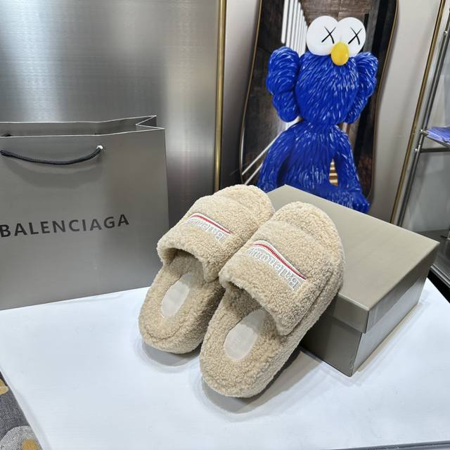 橙子出厂价Balenciaga 巴黎世家 秋冬新款厚底毛毛拖鞋底厚：4Cm码数：35-40