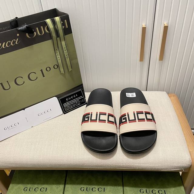 橙子出厂价Gucci 古驰 夏季新款 情侣款平底拖鞋 休闲沙滩一字拖码数：35-45