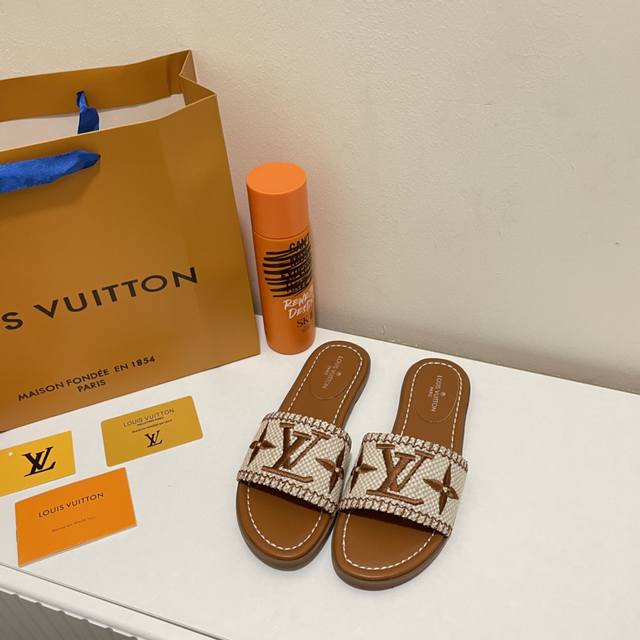 橙子出厂价Louis Vuitton 路易威登 Lv夏季新款刺绣平底拖鞋码数：35-41