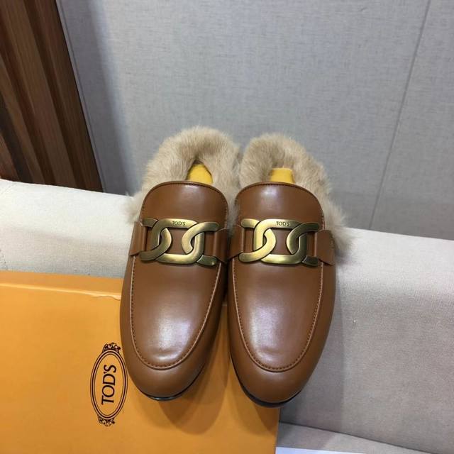 出厂：Tod'S 托德斯tods，意大利原版楦头毛拖，原版制作工艺，有个性又不张扬，低调奢华与时尚潮流元素集一身，穿出去回头率百分百面料：小牛皮超纤，内里：托斯