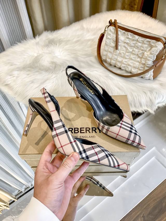 出厂：Burberry 巴宝莉尖头简约格子布单鞋任意搭配满满滴高级感码数34-42码 跟高:6厘米 8厘米