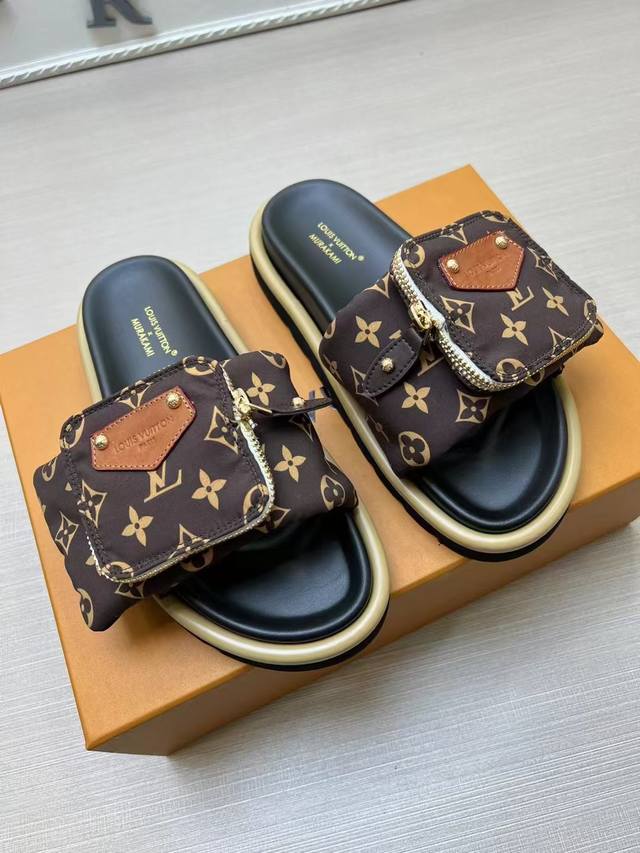 Vuitton Loui .馿家￣￣￣￣￣★顶级版本★原版开发 独家开模★码数35 45多色可选