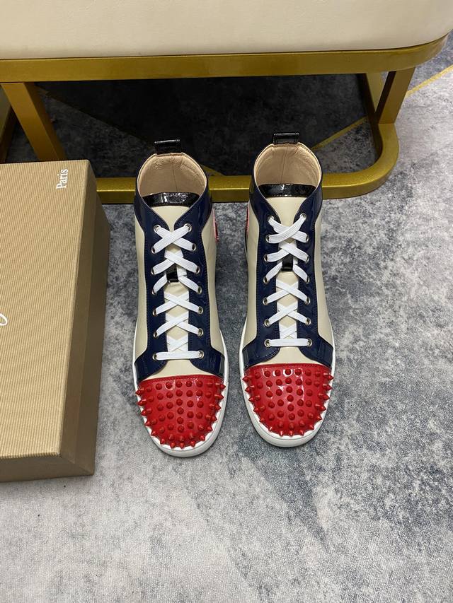 冲量价: 定做款 Christian Louboutin Cl红底鞋 专柜烫钻系列，情侣休闲板鞋 独家热款发布活动乳胶垫脚成品大底车线女35-40#男38#-4