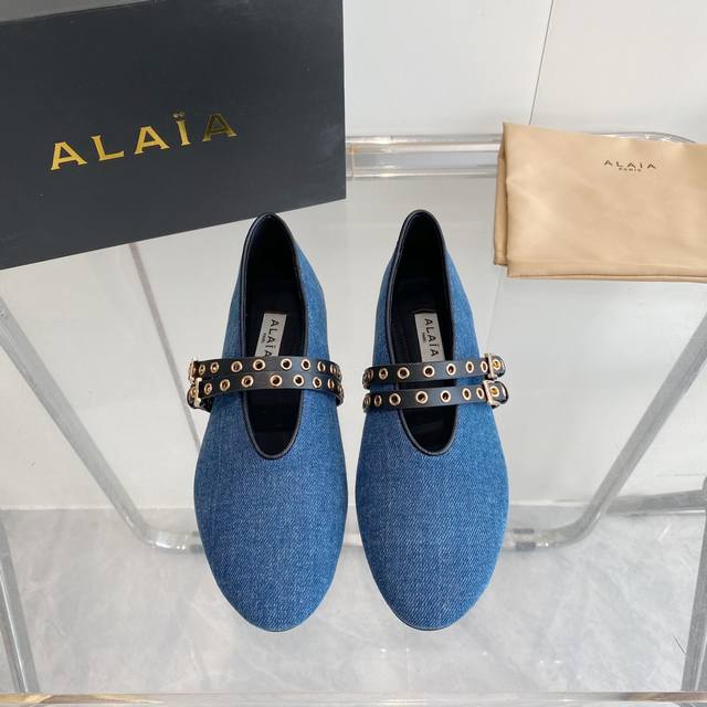 冲量价: Alaia Alaia Sf24新品 阿莱亚 稻草平底芭蕾舞鞋.原版购入法国一线奢侈品牌alaia品牌源自其创始人，Azzedine Alaia是上世