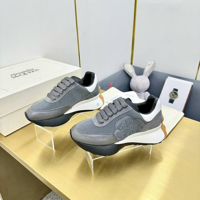 冲量价: 顶级版本，情侣码35-44Alexander Mcqueen 亚历山大.麦昆2024新款sprint运动跑步老爹鞋 顶级版本Sprint Runner