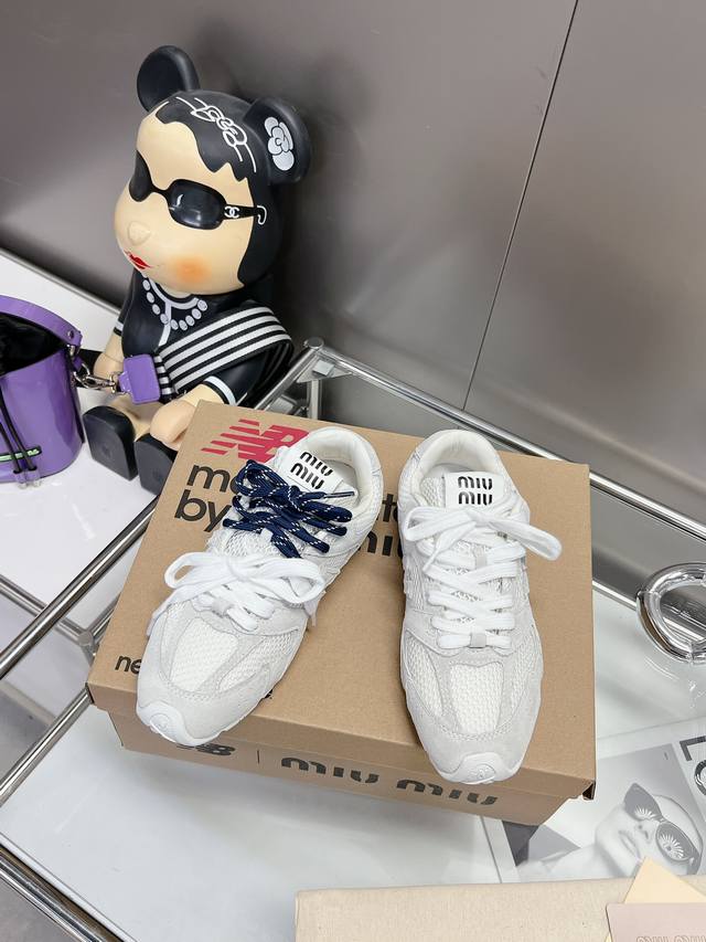 冲量价:Miumiu X New Balance 联名款nb运动鞋Miu Miu 缪缪大秀上爆出的这双与new Balance 新百伦联名款运动 球鞋 后全球各