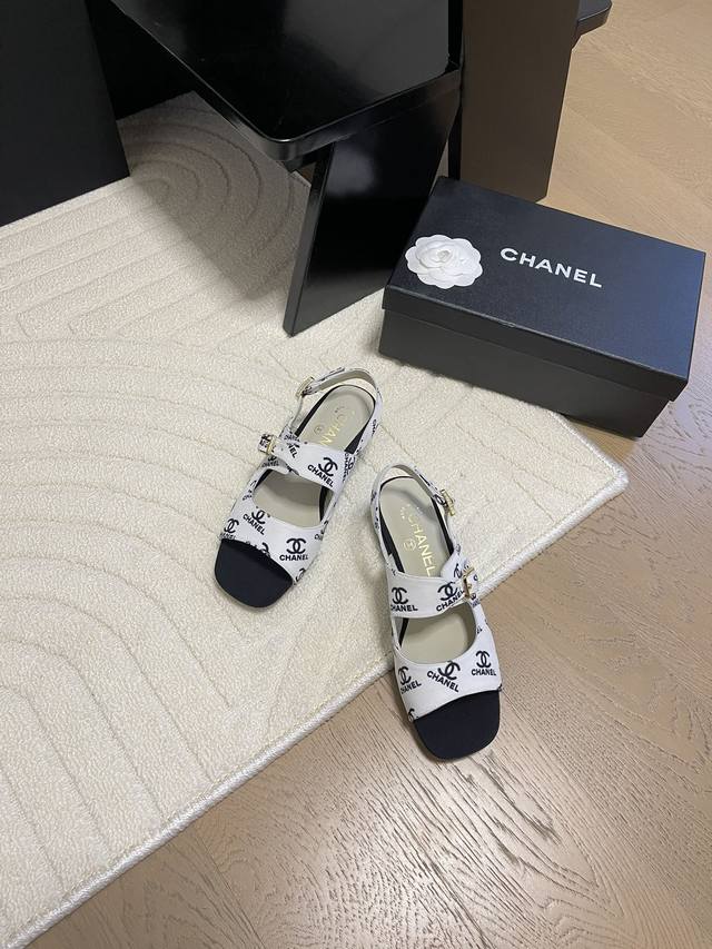 Chanel 25C早春新款凉鞋一如既往的高版本 经典版面鞋面内里羊皮 真皮大底Size:35-39 其他码数定