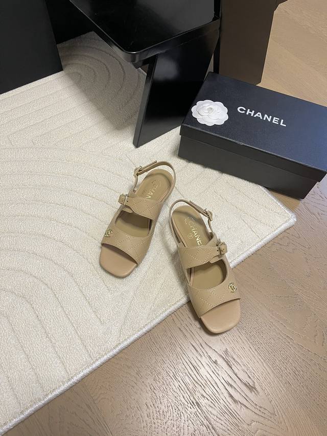 Chanel 25C早春新款凉鞋一如既往的高版本 经典版面鞋面内里羊皮 真皮大底Size:35-39 其他码数定