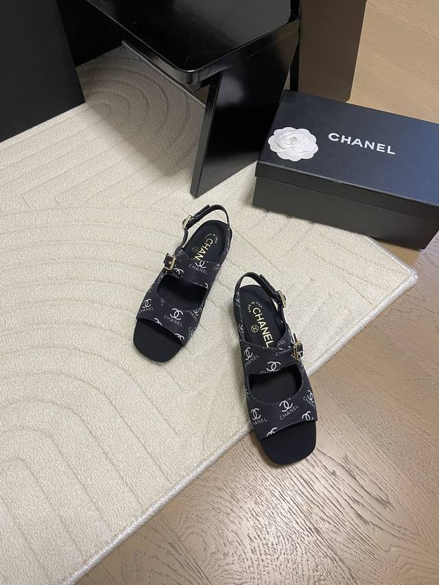 Chanel 25C早春新款凉鞋一如既往的高版本 经典版面鞋面内里羊皮 真皮大底Size:35-39 其他码数定