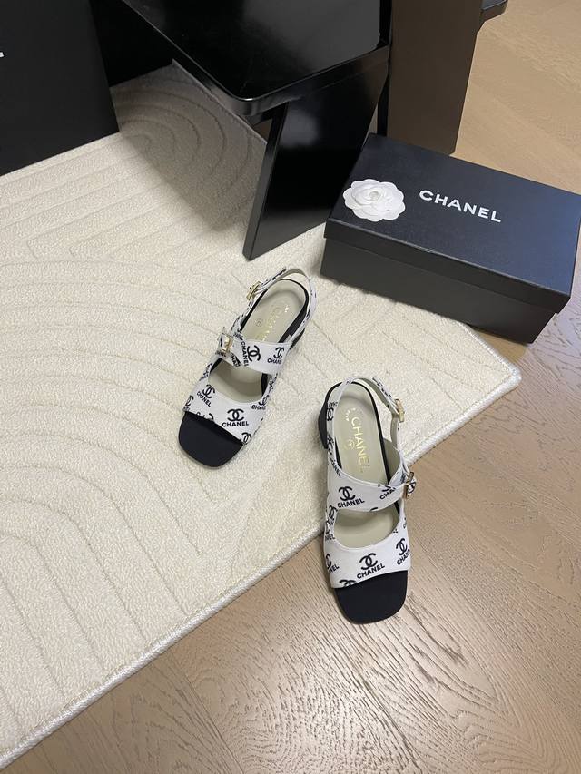 Chanel 25C早春新款凉鞋一如既往的高版本 经典版面鞋面内里羊皮 真皮大底Size:35-39 其他码数定