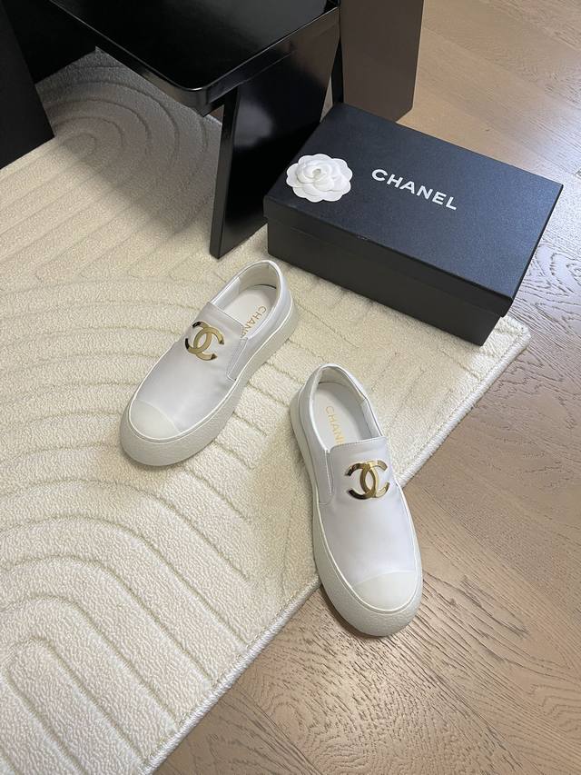 Chanel 25C厚底松紧一脚蹬系列经典款 好穿又百搭鞋面牛皮 麂皮 内里羊皮 原版大底Size:35-39 其他码数定做