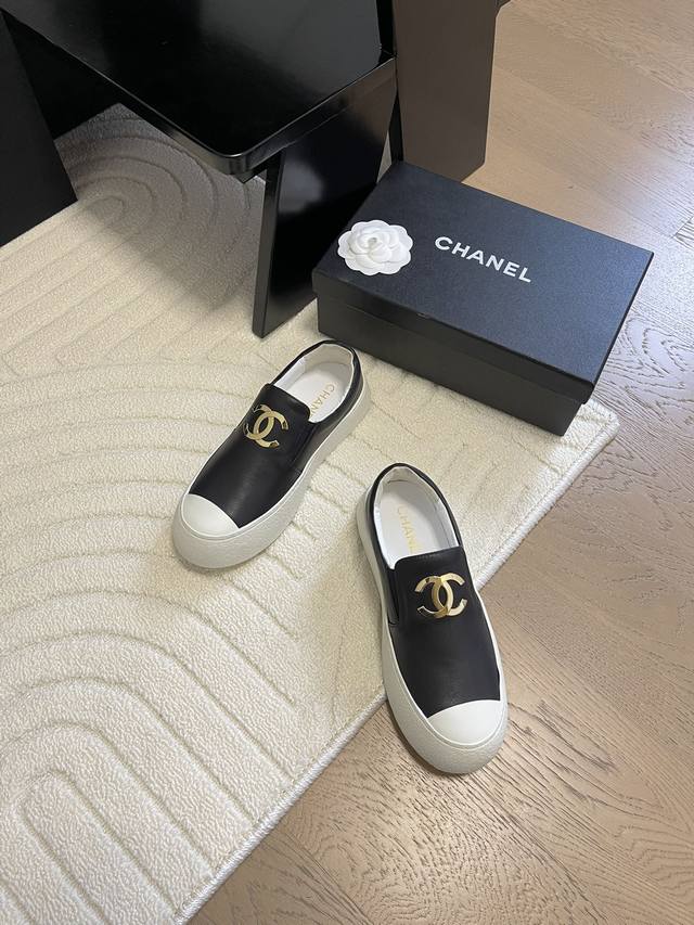 Chanel 25C厚底松紧一脚蹬系列经典款 好穿又百搭鞋面牛皮 麂皮 内里羊皮 原版大底Size:35-39 其他码数定做