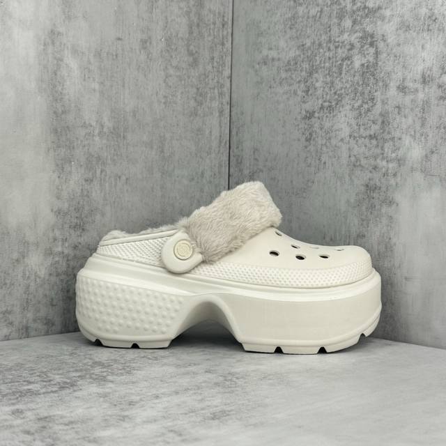 新款上架女鞋原环保材料,软包无鞋盒美国休闲鞋履品牌 卡骆驰 Crocs Classic Lined Neo Puff Clog Sandals 新雪屋系列经典冬