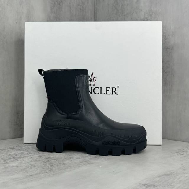 新款上架 蒙口moncler 24Ss 中筒靴 大底：进口橡胶大底耐磨防滑；面料里料：高密度帆布材质；垫脚：头层牛皮材质；底部全套包热溶胶工艺 配上全套专柜正品