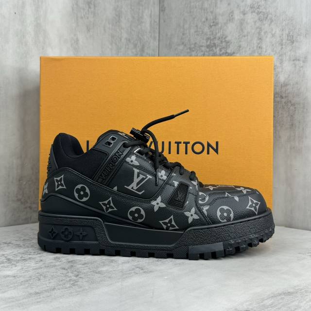 新款上架 Louis*Vuitton* 24Ss走秀款 胖丁trainer 面包鞋 滑板鞋 休闲 情侣款 运动鞋 Diy串珠loui* Vuitto* 2024