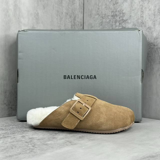 新款上架 Balenciaga 24Ss Sunday 穆勒包头毛毛博肯拖鞋 五指形鞋头 皮革饰带，搭配一枚可调节带扣 搭扣上镌刻balenciaga品牌标识