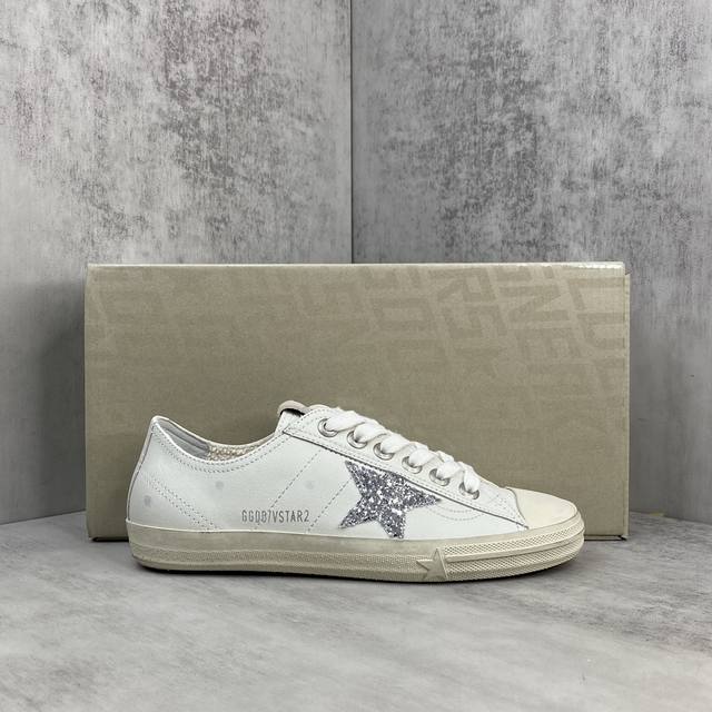 新款上架 Golden Goose Ggdb百搭两穿休闲鞋 追求“完美的不完美”、品牌标志性的lived-In 岁月留痕，做旧处理和独特的星星元素，是意大利手作