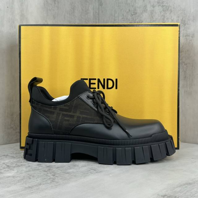 新款上架fendi 24Ss 马丁德比鞋全新fendigraphy 马丁德比鞋 抛光小牛皮制作 配以fendi暗花配饰 机车造型时尚前卫 原版复刻 码数:38-