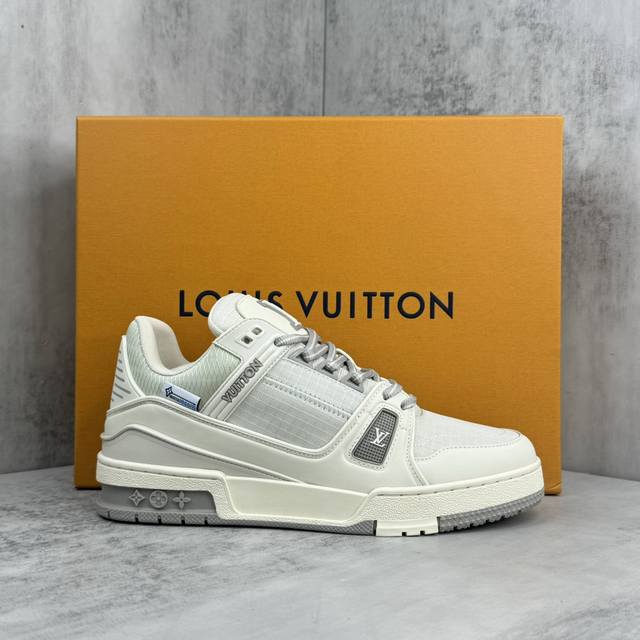 新款上架2054 Louis*Vuitto* Lv Trainer 最新款 大底和面料私模 绝对下血本费心思的一款鞋子 自vifgil到来之后而设计的这一系列