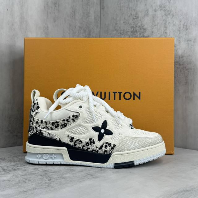 新款上架louis Vuitton 24Ss Skate Sk8面包滑板鞋 从名字上来看是为新款滑板鞋 和中高帮的篮球鞋比起来，这种休闲风的运动鞋才是球鞋爱好者