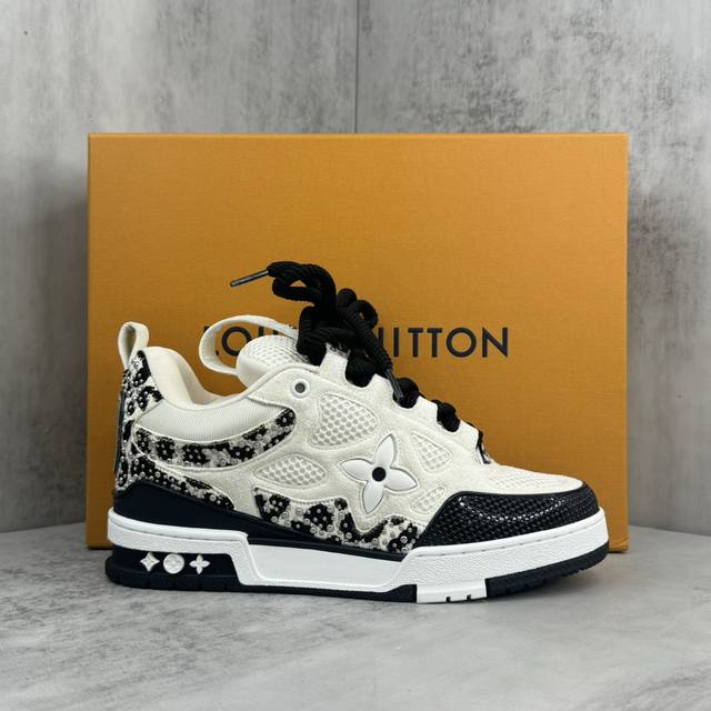 新款上架louis Vuitton 24Ss Skate Sk8面包滑板鞋 从名字上来看是为新款滑板鞋 和中高帮的篮球鞋比起来，这种休闲风的运动鞋才是球鞋爱好者