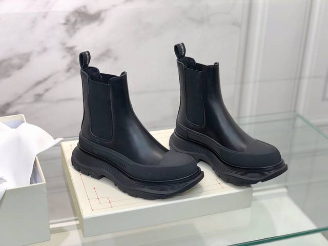 男码+10 顶级版本Alexander Mcqueen 秋冬最新tread Slick 小牛皮切尔西靴，复古潮流逆天单品，极简风格 帆布，厚底，大头版型完全融合