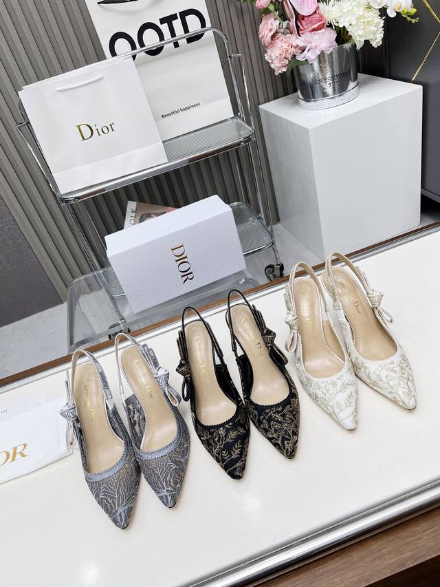 橡胶底 真皮底迪奥 Dior 刺绣高跟鞋刺绣图案 字母logo织带凉鞋款2025春夏最新提花刺绣图案凉鞋款.原版购入. 特订材料. 一比一零差距复刻！材质：原版