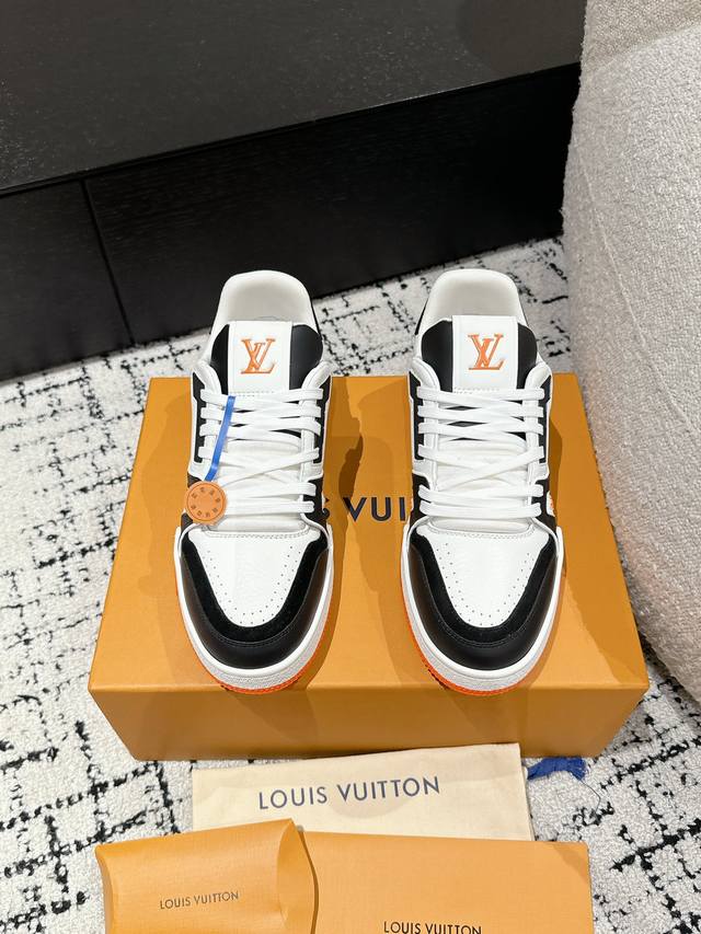 顶级版本 情侣款Lv 路易威登l家 Trainer 24 新款 休闲 运动鞋 滑板鞋Lv Trainer 运动鞋的灵感源自复古篮球鞋，代表 Virgil Abl