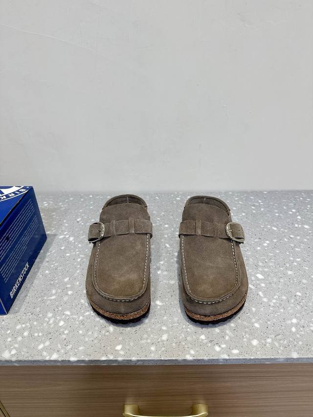 Birkenstock 博肯 情侣款 真软木休闲 半拖人体工程学设计符合脚形的脚床，软木材质穿着超级轻便舒适，楦形线条优美，做工精致，长时间穿着不累脚略显慵懒的