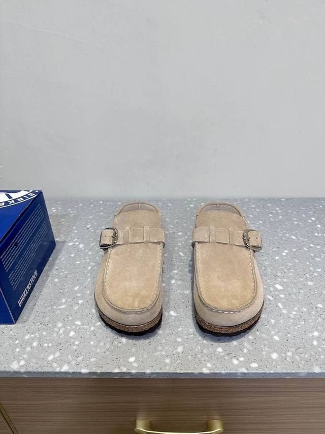 Birkenstock 博肯 情侣款 真软木休闲 半拖人体工程学设计符合脚形的脚床，软木材质穿着超级轻便舒适，楦形线条优美，做工精致，长时间穿着不累脚略显慵懒的