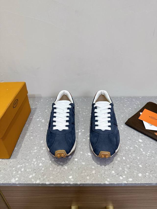 Tods 托特斯 25Ss早春新款 复古拼接系带 阿甘鞋 休闲鞋全新新款，早点拥有~这次带来的新款，很好看很复古的配色；日常穿搭最不可缺少的就是这种百搭的阿甘鞋