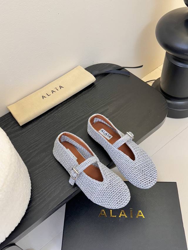 Alaia 25Ss 春夏 芭蕾舞鞋 法国高端一线高定品牌 Azzedinealaia:时尚界最后的手艺人只忠于展现女性身体曲线的裁剪之王 始创于1979年的品